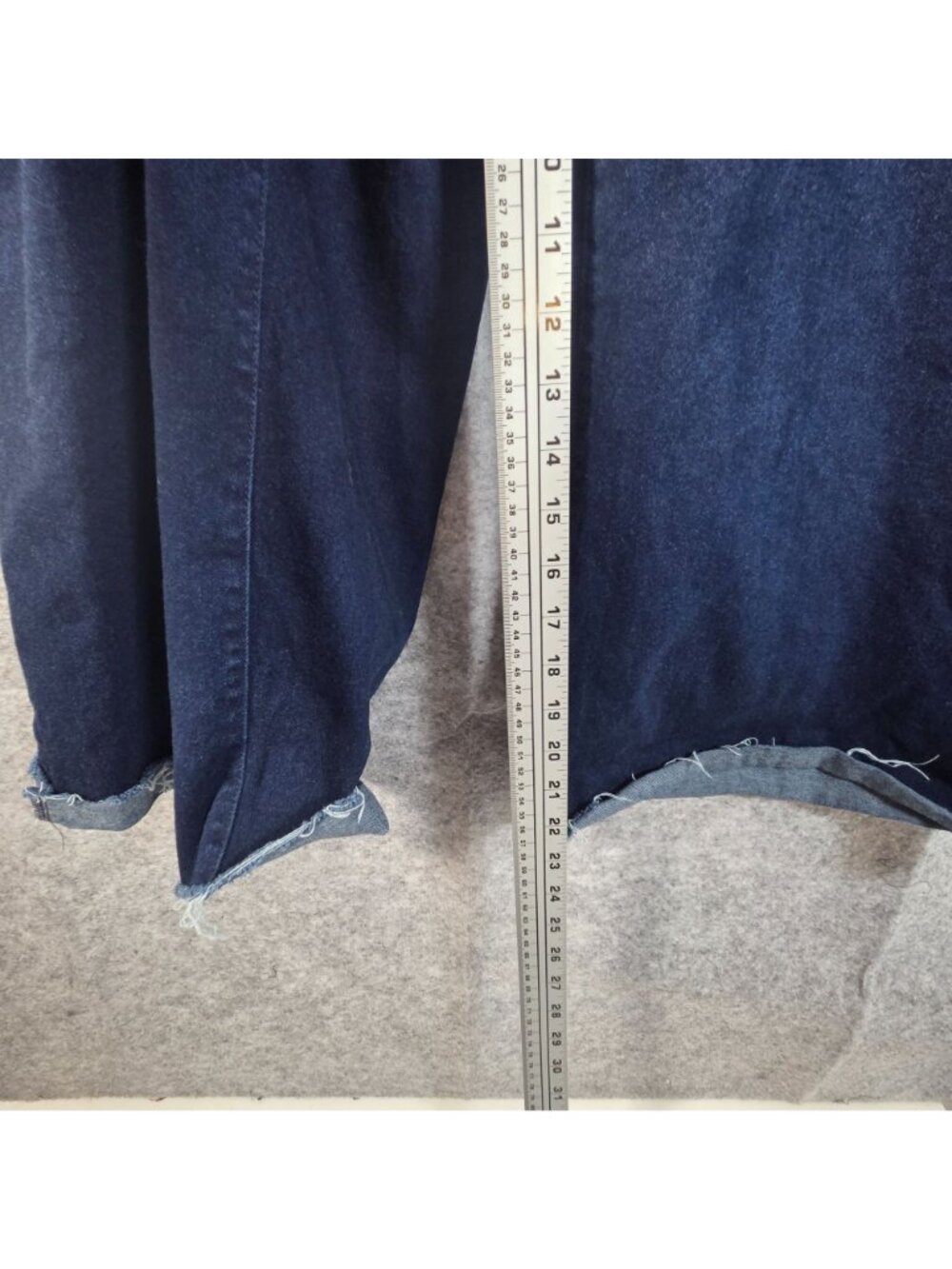 Ava & Viv Wide Leg Cropped Jeans Plus Size Raw Hem Dark Wash Denim 22 - Picture 5 of 10